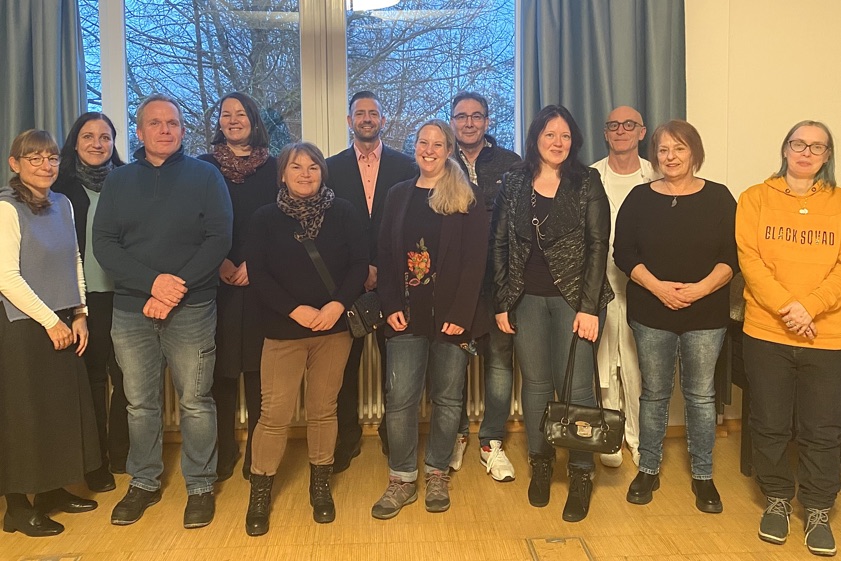 Die geehrten Mitarbeitern mit Klinik-Funktionären. Foto: Ilmtalklinik-GmbH