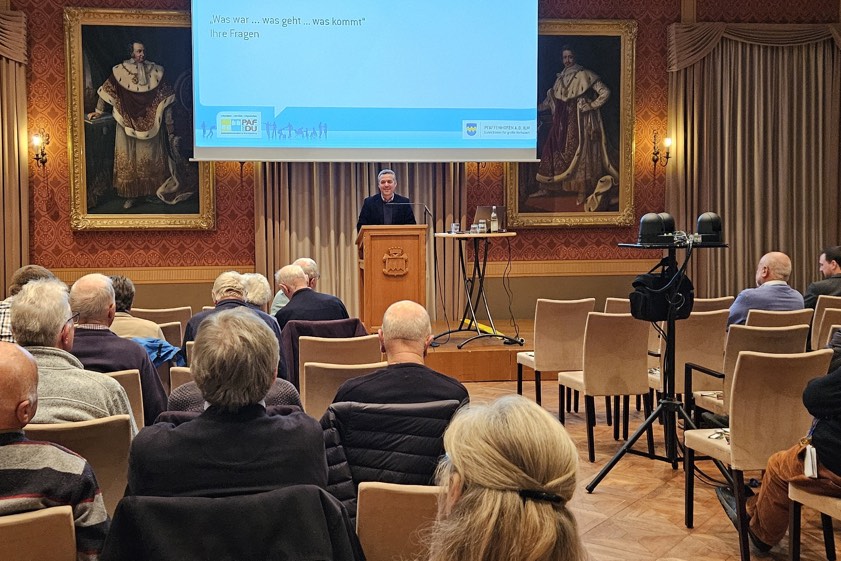 Bürgermeister Thomas Herker (SPD) bei der Bürgerversammlung im vergangenen Jahr im Festsaal des Rathauses. Archivfoto: Stadt Pfaffenhofen