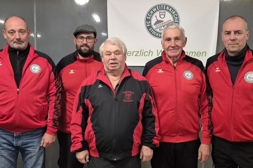 Michael Pelcz (von links), Martin Schaubeck, Manfred Ostermeier und Richard Hartleitner mit Abteilungs-Leiter Roland Rühle.