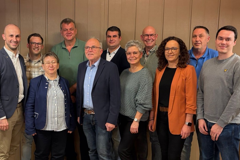 Erste Reihe, von links: Ernst Schweiger junior, Monika Weihmann-Chirilov, Otto Breu, Kerstin Cemens-Filippini, Simone Bauer, Christian Hufnagel. Zweite Reihe, von links: Fabian Breu, Christian Herzog, Andreas Meier, Detlef Meier, Michael Kaczmarek. Nicht auf dem Bild: Jan Reuter. Foto: oh