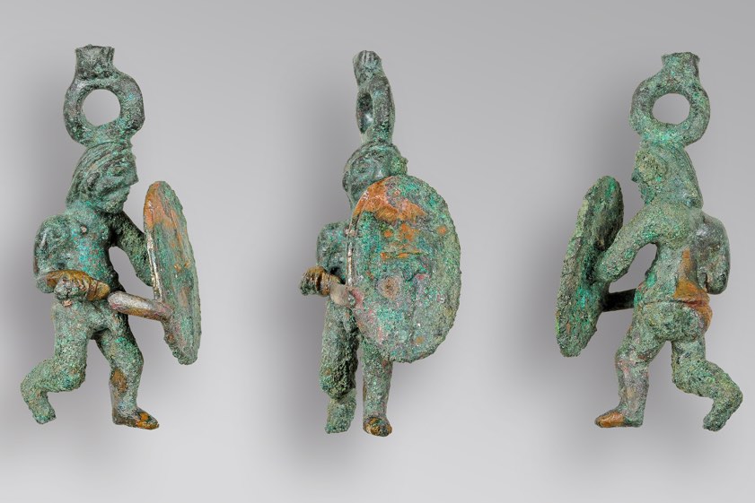 Die bronzene Krieger-Statuette nach der Restaurierung. Foto: Bayerisches Landesamt für Denkmalpflege