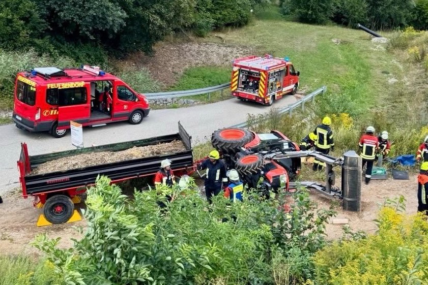 Fotos: Feuerwehr Elsendorf, Feuerwehr Mainburg