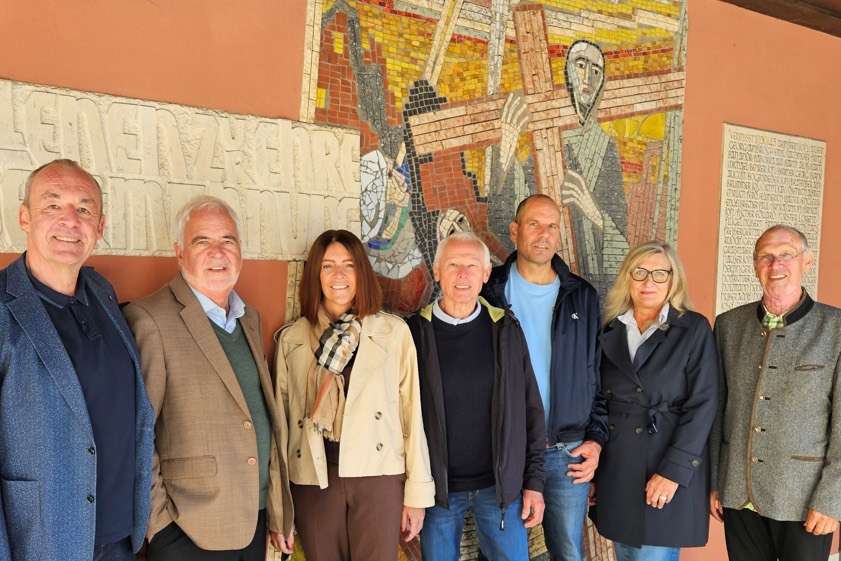 Die Mitglieder des Stiftungs-Beirats: Thomas Röder (von links), Reinhard Haiplik, Claudia Daniel, Willi Käser, Quirin Schratt, Emilie Bergmeister und Max Hechinger. Foto: Stadt Pfaffenhofen