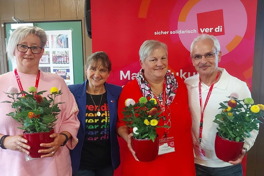 Von links: Claudia Lechner (neue Bezirks-Vorsitzende), Claudia Scheck (Bezirks-Geschäftsführerin), Andrea Hopfner (scheidende Bezirks-Vorsitzende), Hans-Jürgen Bartz (stellvertretender Bezirks-Vorsitzender). Foto: oh