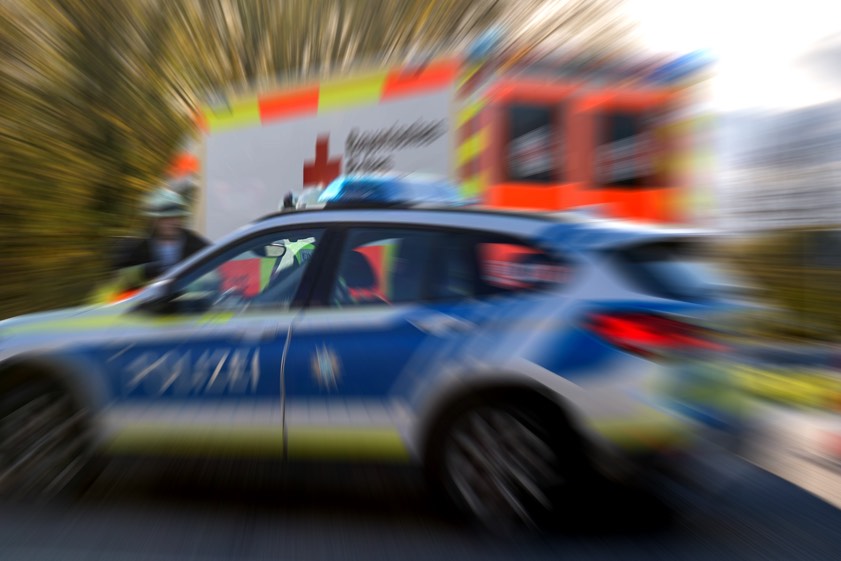 Heftige Windböe erfasst Auto-Gespann: Anhänger kracht gegen  Pkw-Frontscheibe - Pfaffenhofen Today